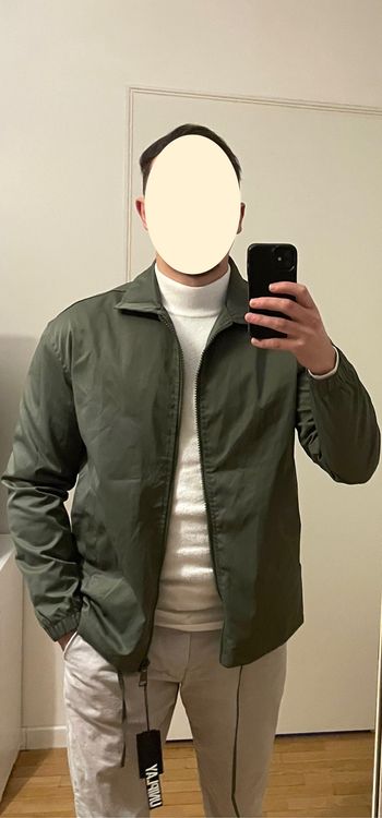 Veste Zipée neuve avec étiquette