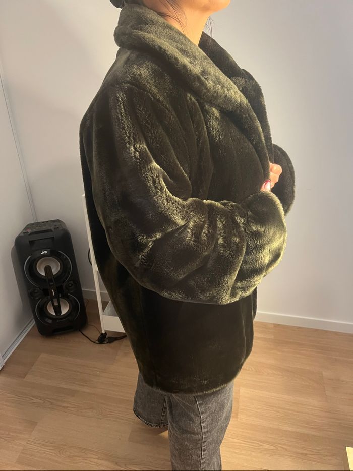Manteau fausse fourrure - photo numéro 3