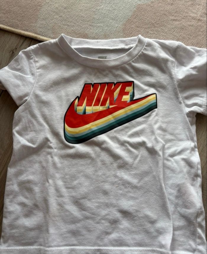 tee shirt nike 18 mois