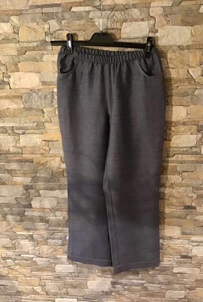 Très beau pantalon assez épais taille 38 gris bleuté taille élastique Refa