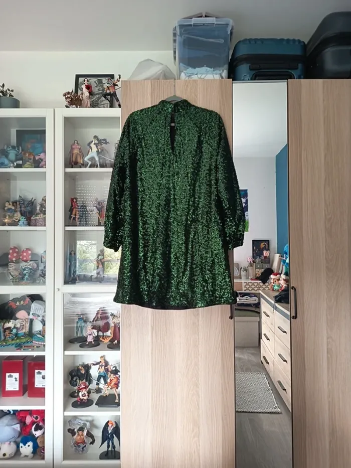 Robe habillé verte en sequins / paillettes neuf H&M- Taille S 36 - photo numéro 8