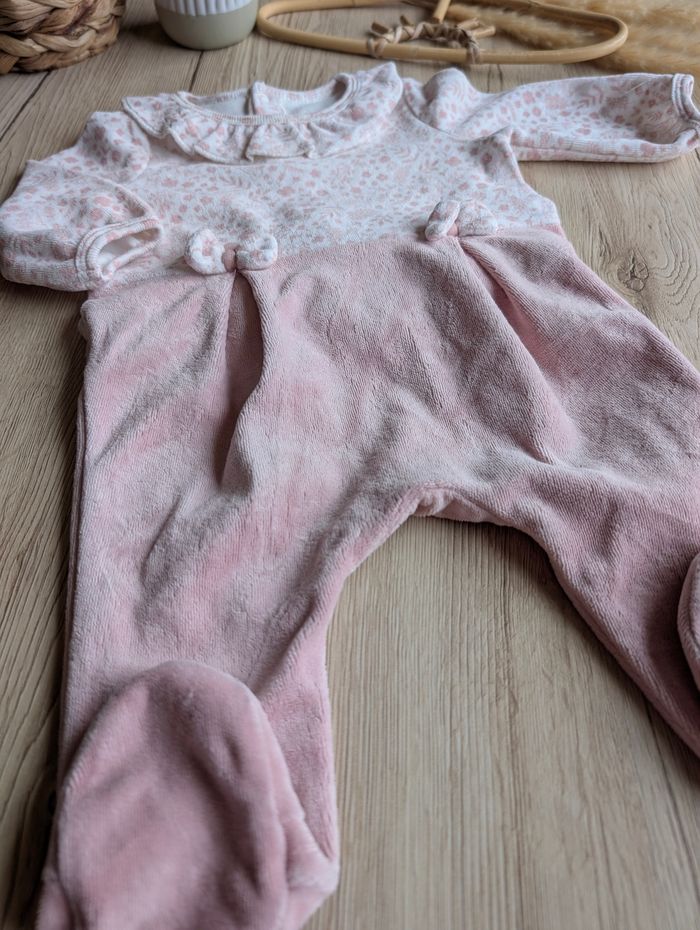 🌸 Pyjama 3 mois - photo numéro 2
