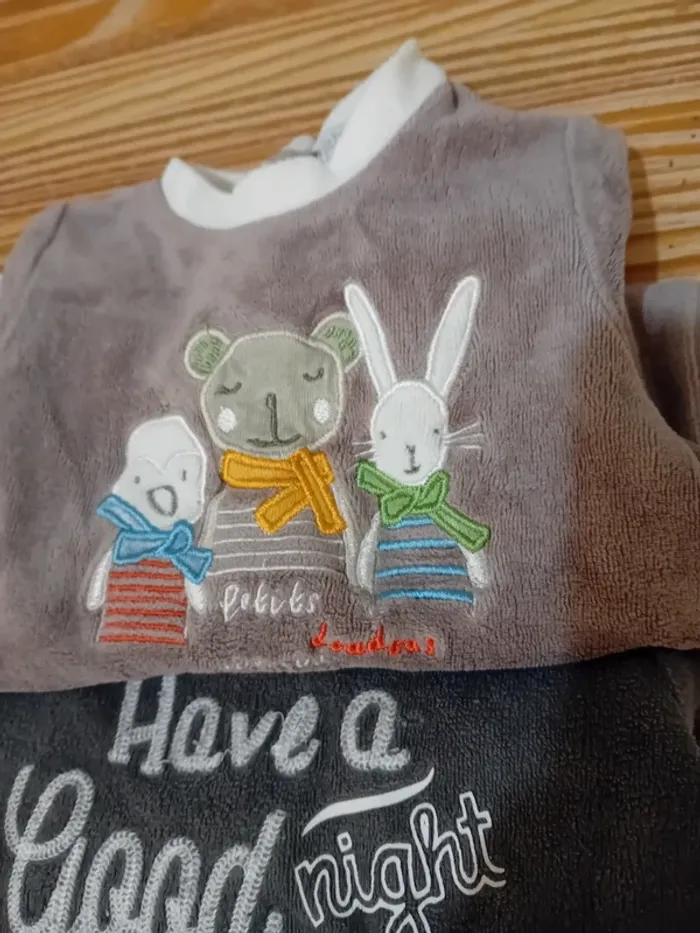 Lot de pyjamas bébé hiver en velours - photo numéro 6