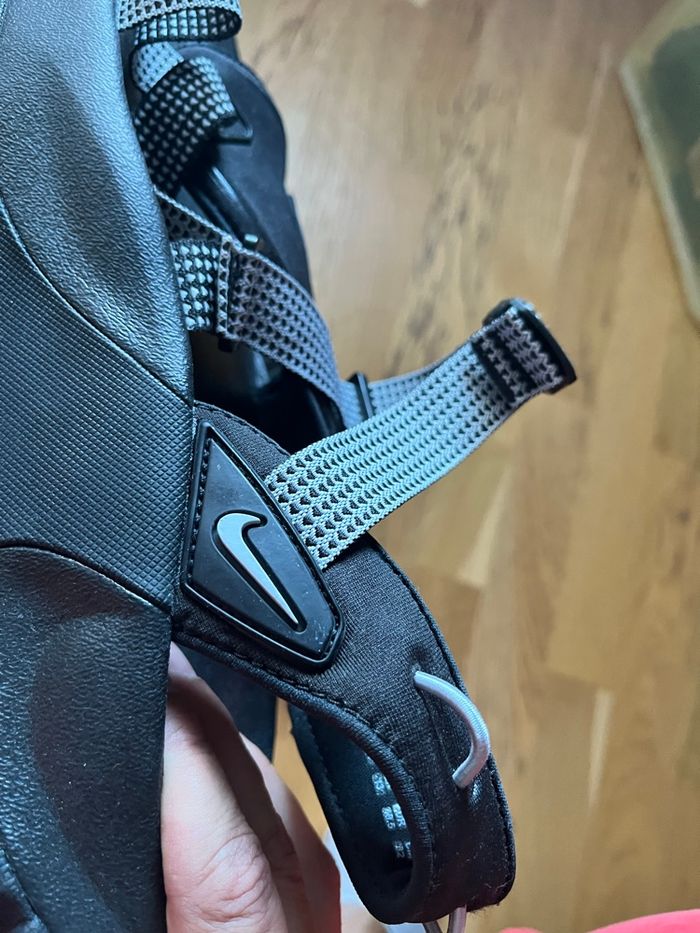 Sandale Nike neuve - photo numéro 4