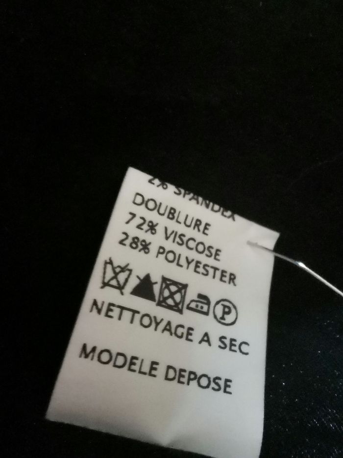 Veste noire coupe perfecto 2026 - photo numéro 10