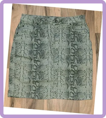 Jupe droite taille 38 effet serpent