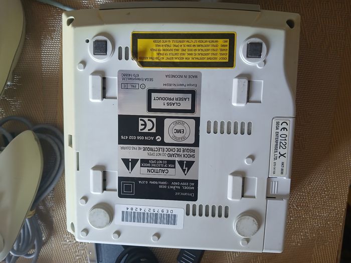 Console Sega Dreamcast avec 1 jeu - photo numéro 4