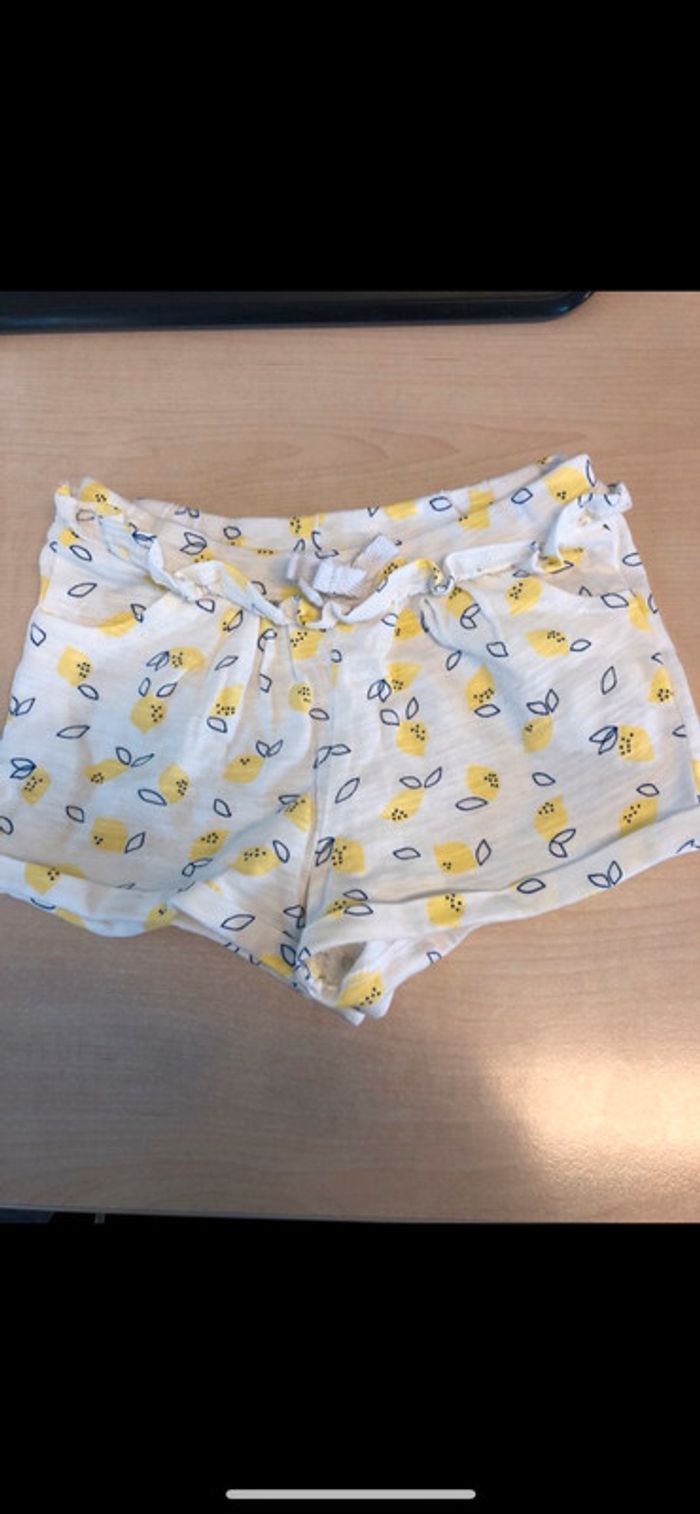 Short tape à l œil blanc