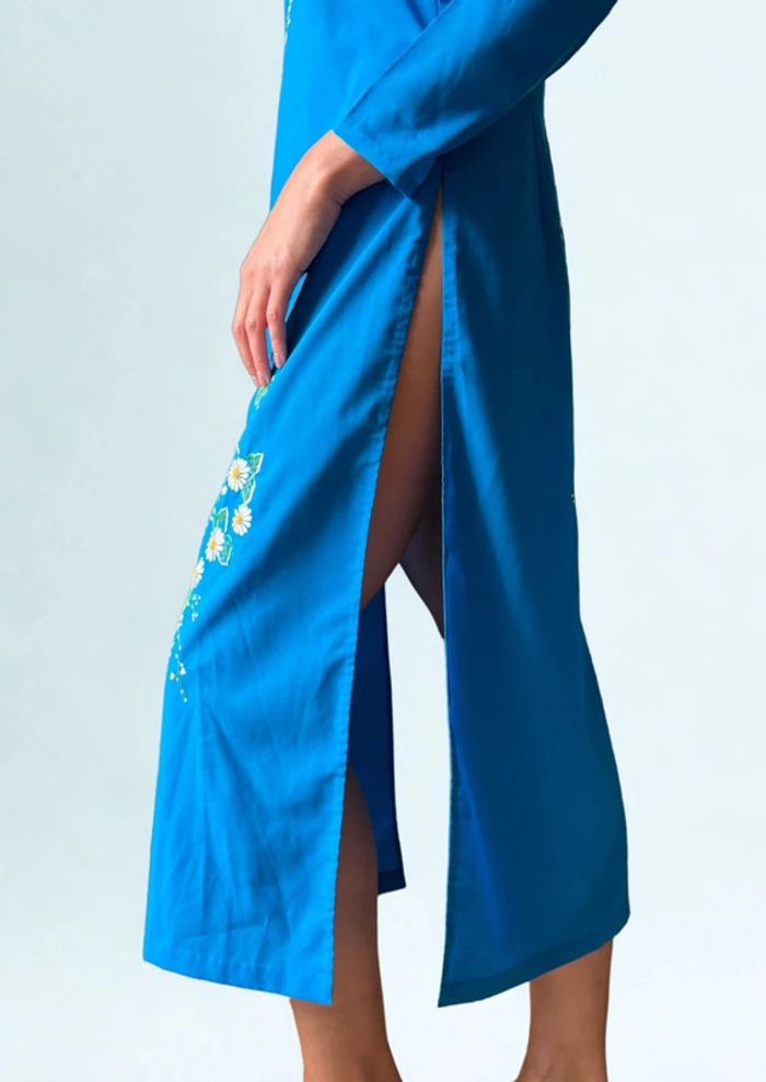Robe tunique bleue à fleurs brodées • Blue tunic dress with embroidered flowers Size S/M - photo numéro 6