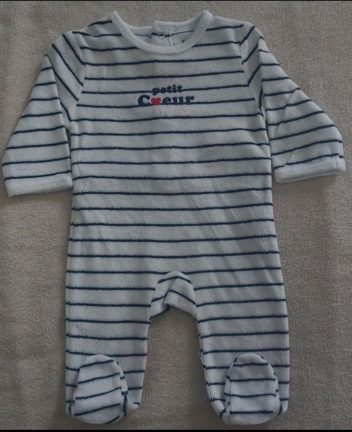 Lot de 5 Pyjamas bébé en 1 mois, de la marque kiabi - photo numéro 3