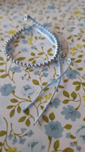 Bracelet bleu clair avec strass