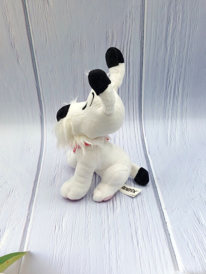 Peluche doudou chien Idéfix bandana rouge pois 20 cm 2019 éditions Albert René - photo numéro 3