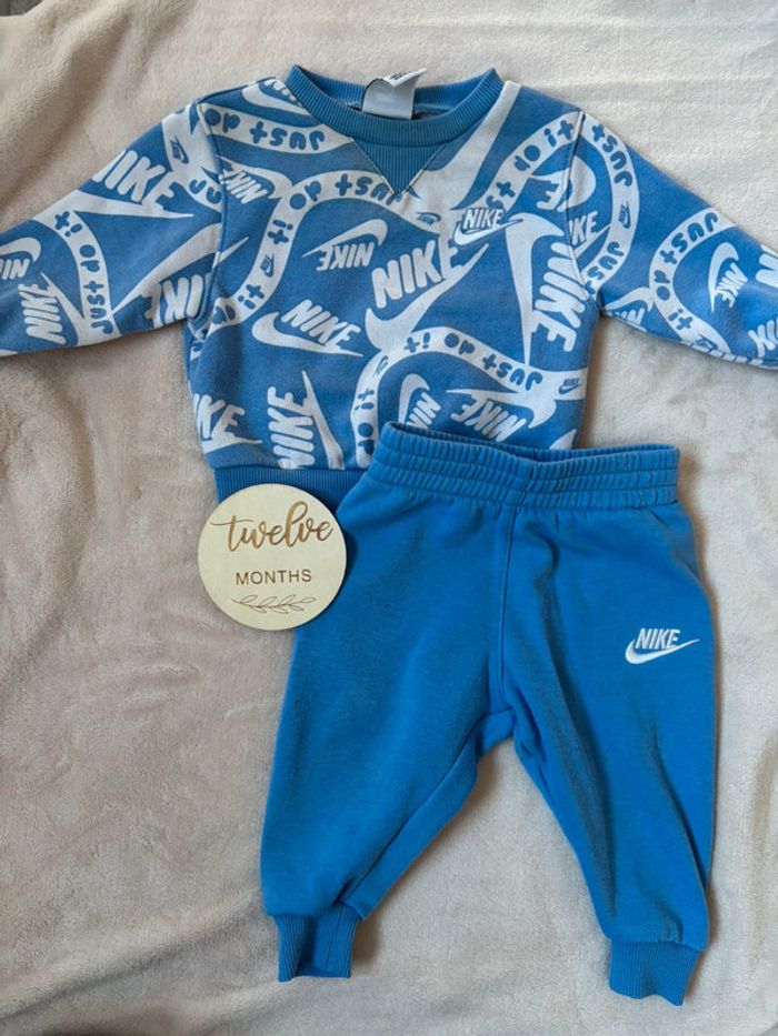 Ensemble Nike