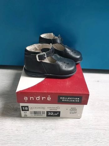 Chaussures cuir 18 bleu marine André dans leur boîte d'origine