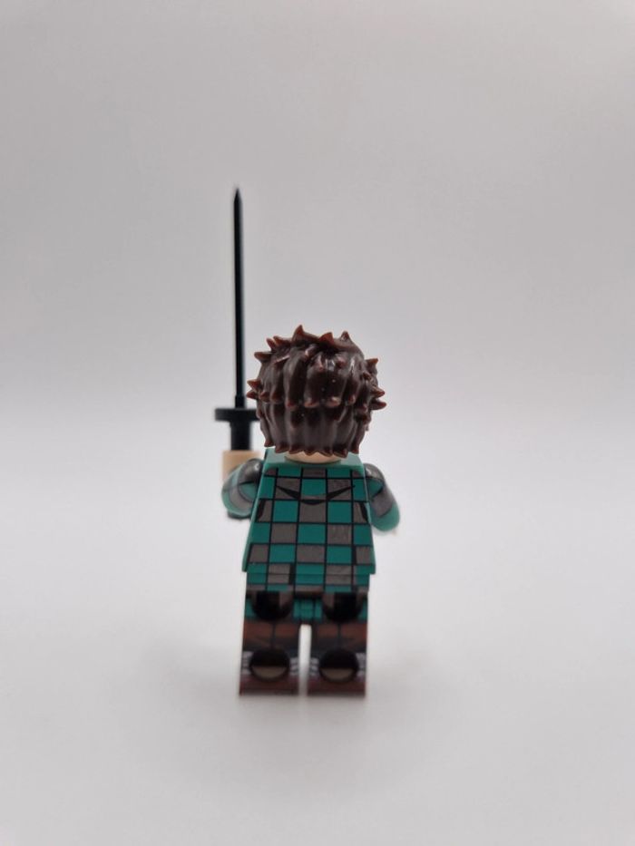 Figurine type lego Tanjiro Démon Slayer - photo numéro 3