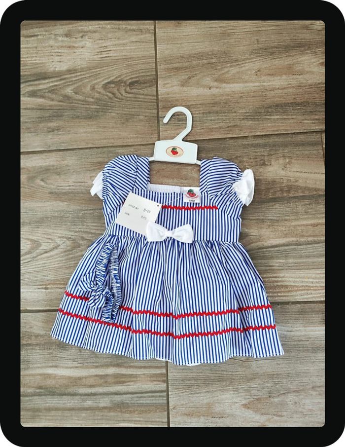 Robe rayé bleu et blanc Taille 6/9 mois Sweet cherry et bandeau à cheveux
