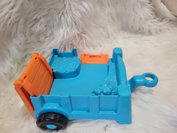 Tracteur et ses chevres - photo numéro 8