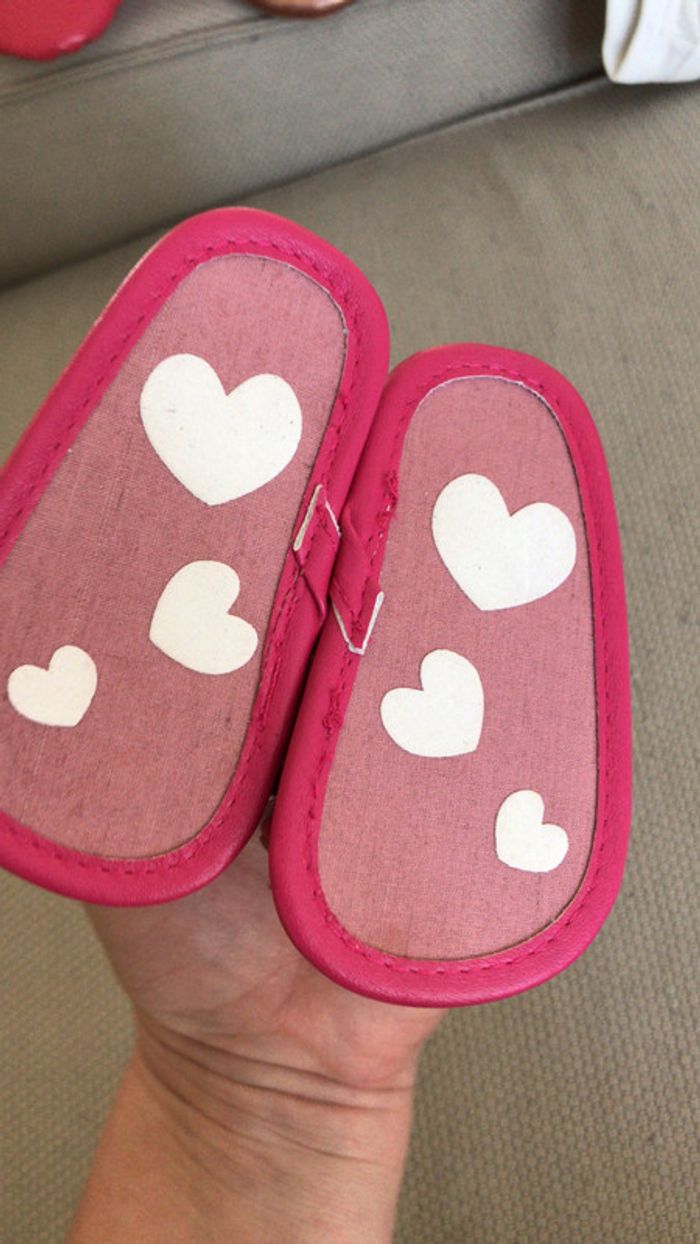 Nu pied bébé fille tao - photo numéro 2