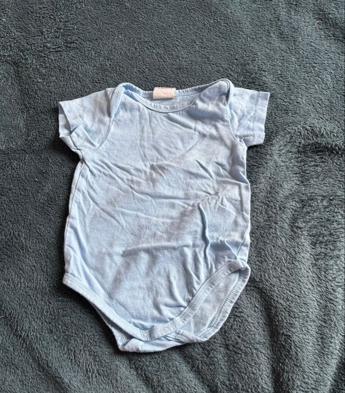 Lot de deux body manches courtes 12 mois - photo numéro 3
