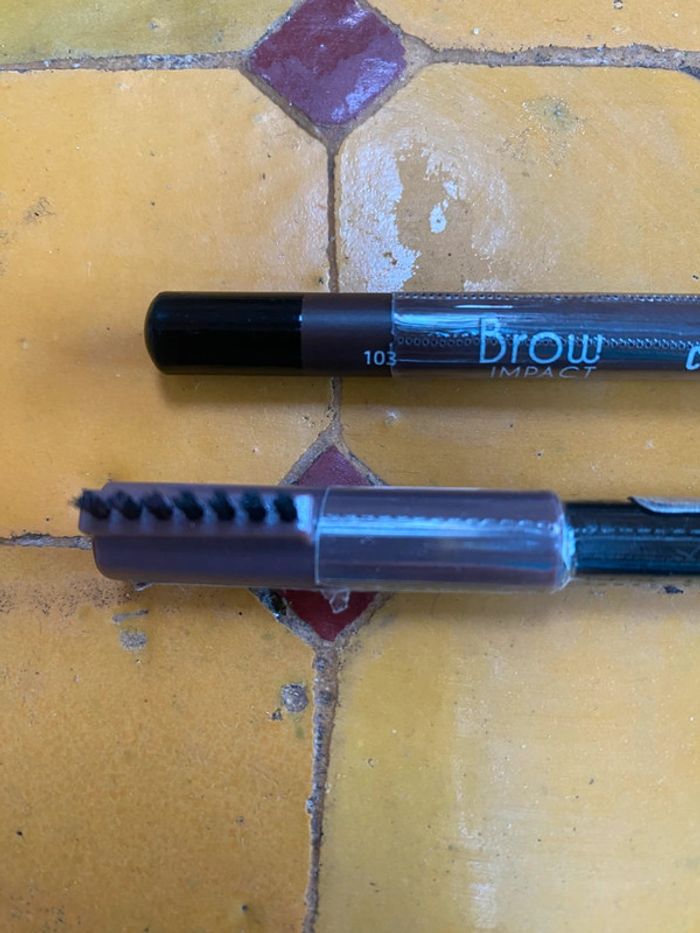 Crayon à sourcils - photo numéro 2