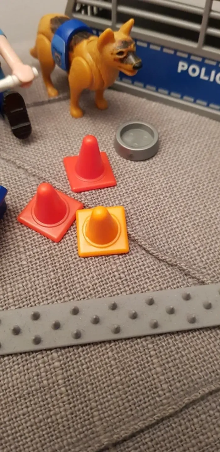 Playmobil City Action 6924 - Barrage de police - T. Dès 4 ans - photo numéro 6