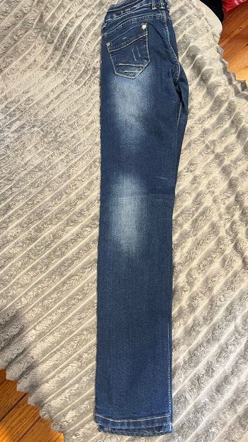 Jeans femmes taille basse en bonne état.