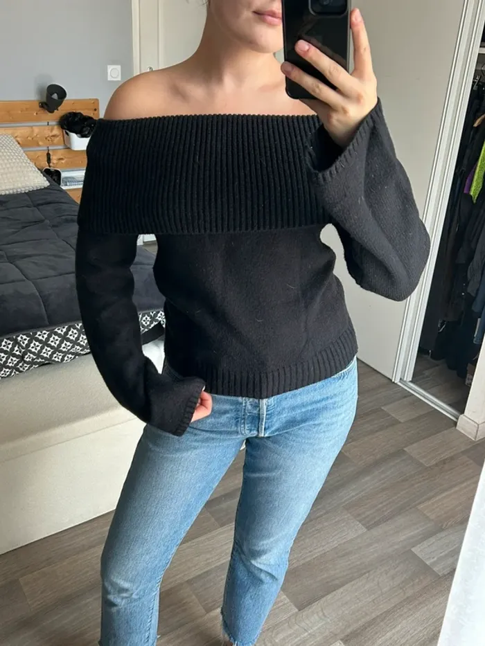 Pull épaule dénudée