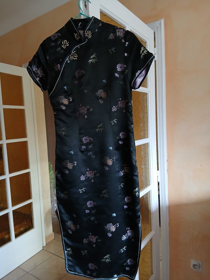 Robe asiatique manches courtes