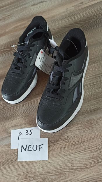 Baskets Reebok garçon neuve 35