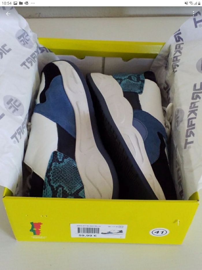 Basket blanche et bleu  neuve pointure 41 - photo numéro 2
