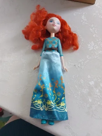 Poupée barbie disney Rebelle
