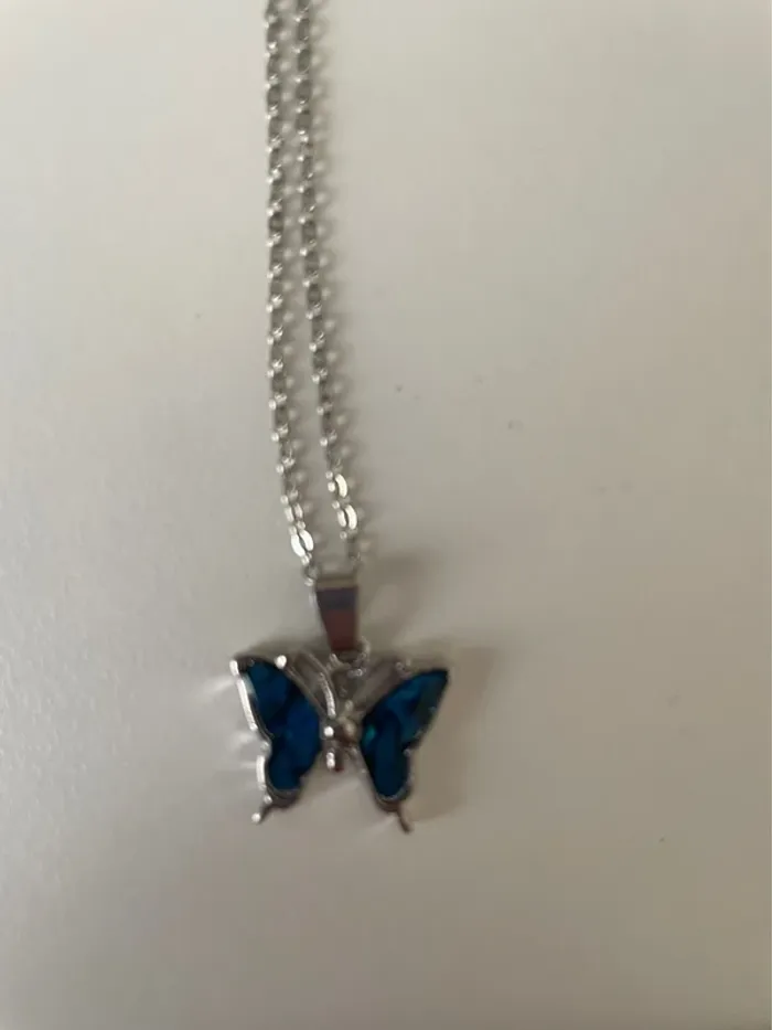 Pendentif Papillon en Nacre naturelle