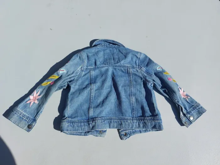 veste en jean broderies 2 ans - photo numéro 4