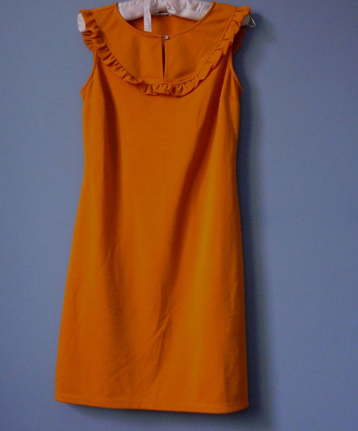 Robe Femme Naf Naf S 36 camel moutarde jolie découpe TBE - photo numéro 3
