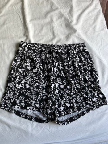 Short noir et blanc femme