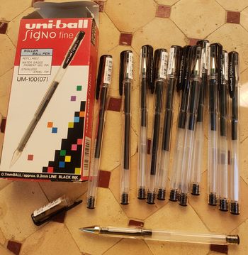 Boîte de 11 stylos bille "Uniball"
