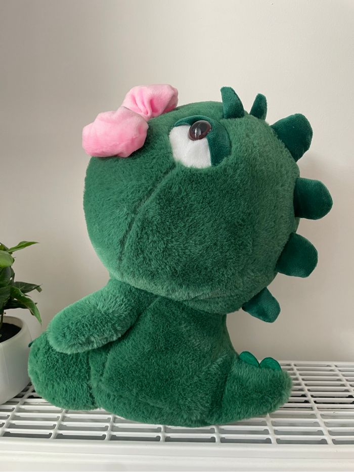 Peluche Sanrio Hello Kitty Dinosaure 🦖 - photo numéro 5