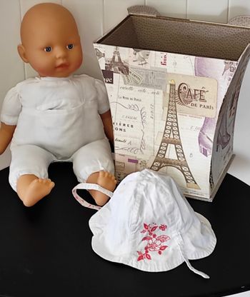 Chapeau bébé fille 3 mois – blanc & orange, motif floral