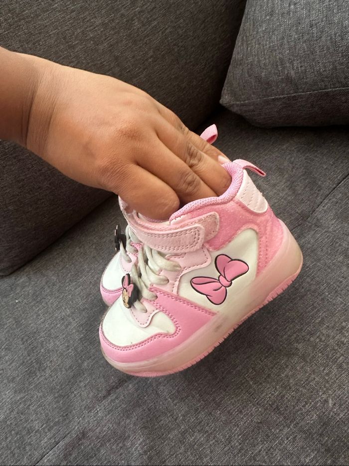 Basket petite fille Minnie taille 24 - photo numéro 3