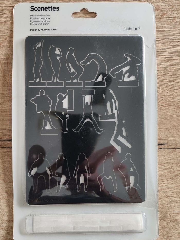 Petites figurines décoratives en métal