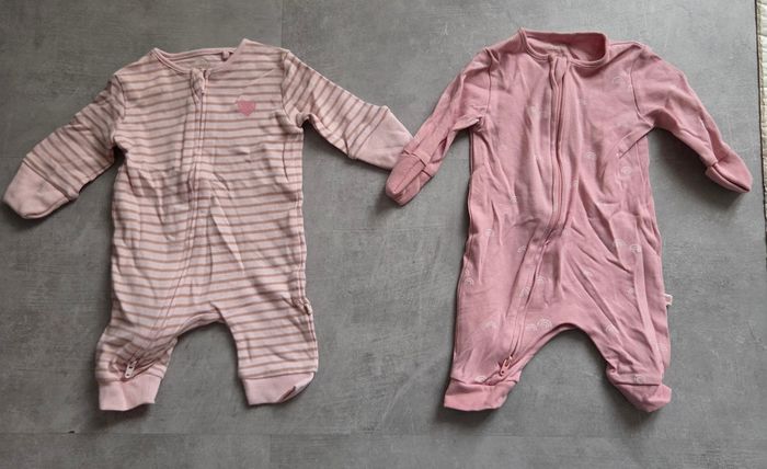 Ensemble de 4 pyjamas next baby 1mois