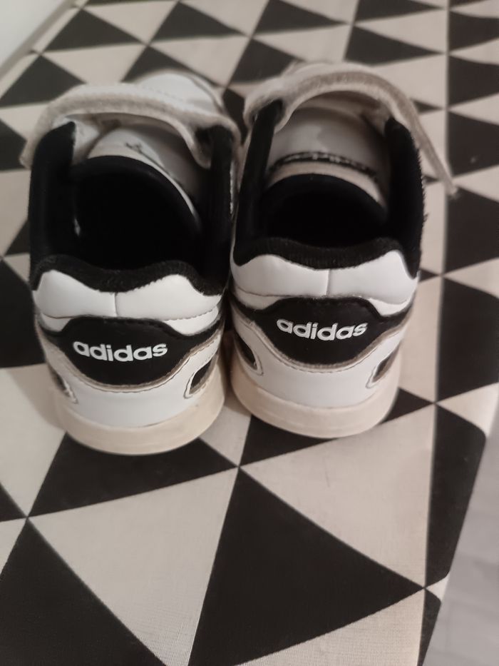 Basket pointure 30 blanche adidas - photo numéro 3