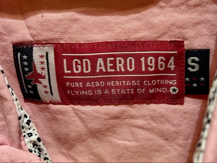 Chemise rose manches courtes LEGENDER'S AERONAUTICAL 1964 taille S 100% coton en parfait état. - photo numéro 4