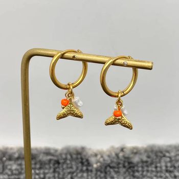 Boucles d’oreilles dorées, queue de sirène & perles nacrées