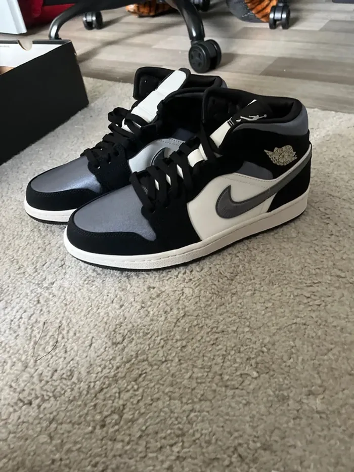 Nike air Jordan 1 mid - photo numéro 2