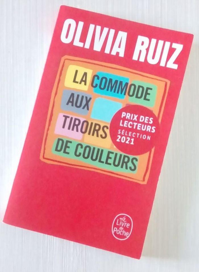🌹Livre la commode aux tiroirs de couleurs Olivia Ruiz🌹