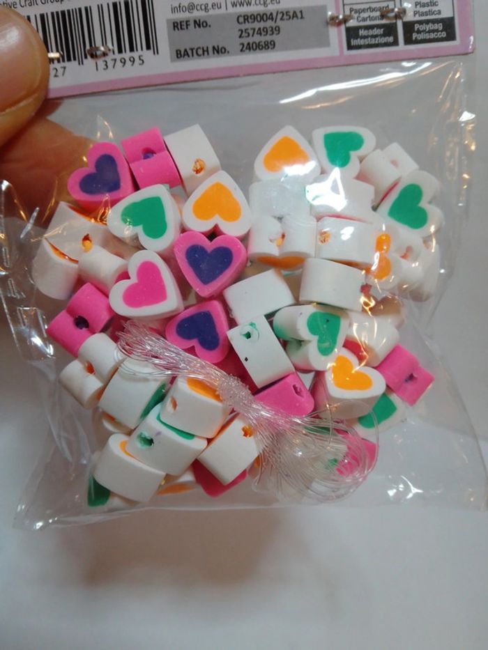 Perles de loisirs "Coeurs" + fil - photo numéro 3