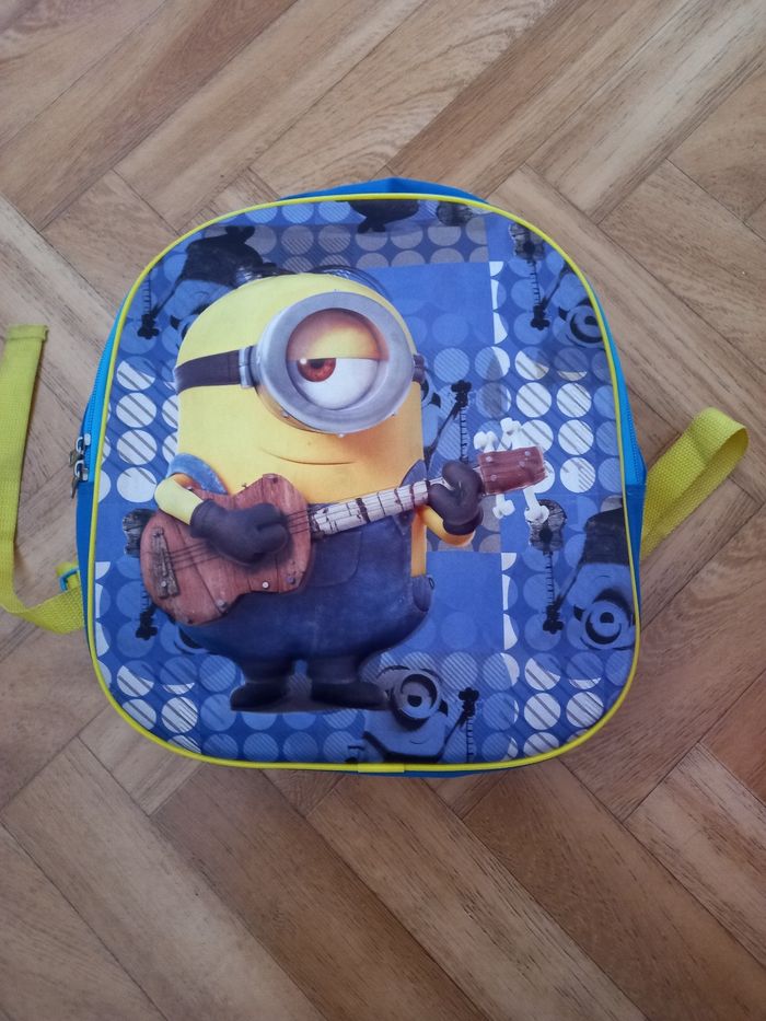 Sac à dos " Minion " ( Peu utilisée)