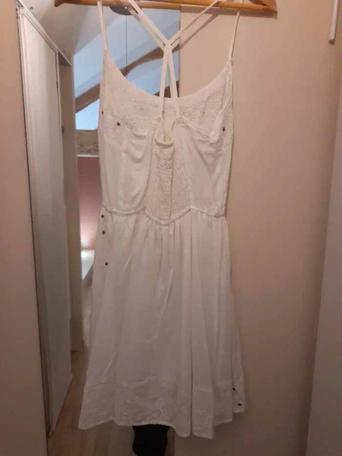 Robe courte Bershka de taille 38 - photo numéro 2