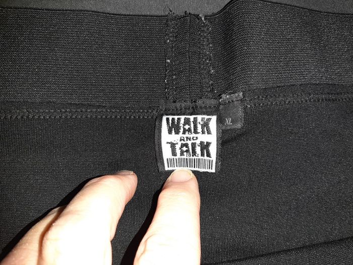 Jupe sympa noire et rouge - photo numéro 2